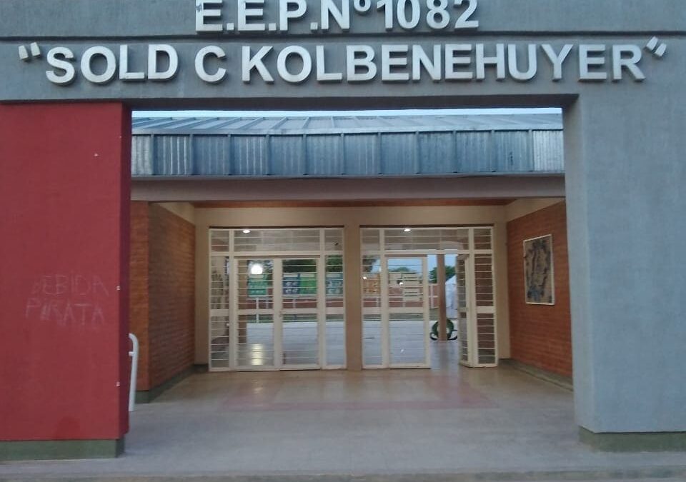 A principios de mes, dimos por finalizado  los trabajos en la EES N° 20 Colonia Elisa, la E.E.E N°680 de Miraflores, la EEP N°666 de Fontana, la IES de Pampa del Indio, la EGB Nº 221 de Sáenz Peña, la EEP Nº 1082 de Nueva Pompeya. En general, se trabajó en reparaciones en sanitarios, electricidad , pintura, cubiertas y aberturas.