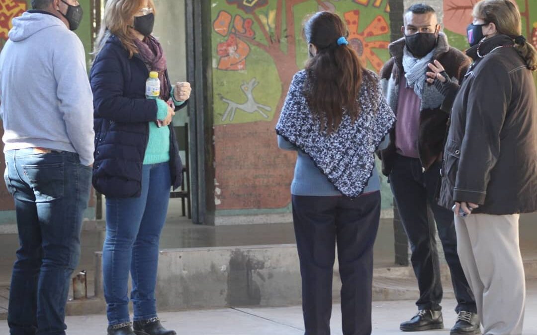 Recorrimos las escuelas de las localidades de Quitilipi, Samuhú, Villa Ángela, el anexo de Colonia Juan José Paso, Pinedo, Colonia Pampa Dorotier, Charata, Las Tolderías, Río Muerto, Jardín de Infantes, Los Frentones, para acordar las refacciones requeridas por cada establecimiento escolar.