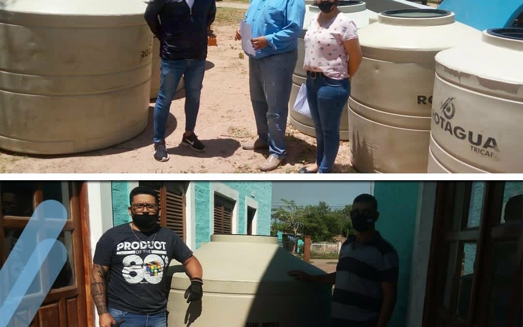 Desde la Subsecretaría, se gestionó la adquisición y la distribución de tanques de reserva de agua de 2.500 litros y 1.100 litros para Instituciones Educativas de varias localidades, que comenzaron a distribuirse desde mediados de octubre.