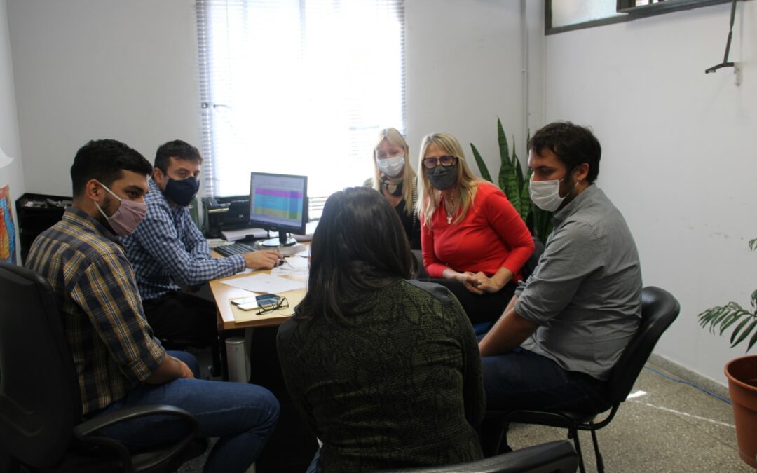 Recibimos a la intendenta de Charata, María Luisa Chomiak, con quien analizamos los detalles de la obra de la EEP N° 1027 “Federico Held”. También, se presentó un proyecto para la construcción de un nuevo jardín de infantes. «Es una obra con un monto muy importante y estoy sorprendida por lo avanzado que va la obra», comentó la jefa comunal.