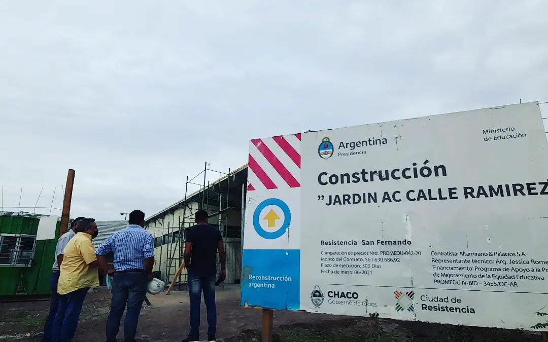 Acompañamos a los supervisores y representantes del Ministerio de la Nación, Leonardo Álvarez y Francisco Dimarco recorrieron el Jardín de Infantes N°247 de Fontana, barrio Balastro II, y las obras de los Jardín de Infantes a crear en Resistencia &nbsp;y la refacción de la Escuela Secundaria N°11 Lino Torres.
