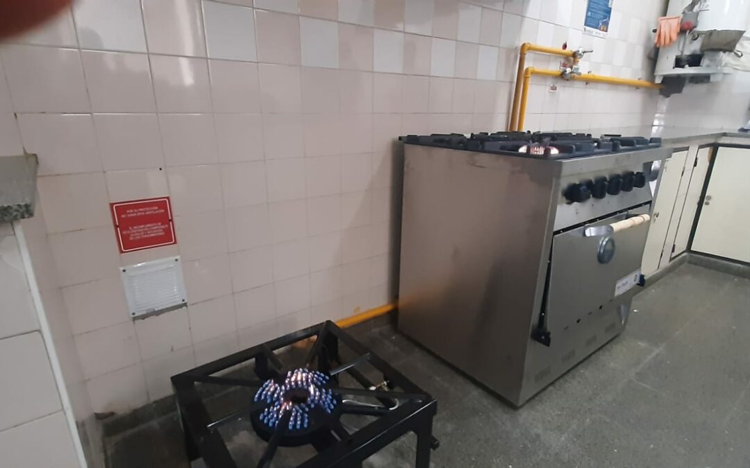 Mediante gestiones de esta Subsecretaría, se garantizó la Instalación de gas en las Escuela de Educación Primaria Nº 168 &nbsp;y Nº 169, donde se hicieron trabajos junto a la Dirección de Energía.