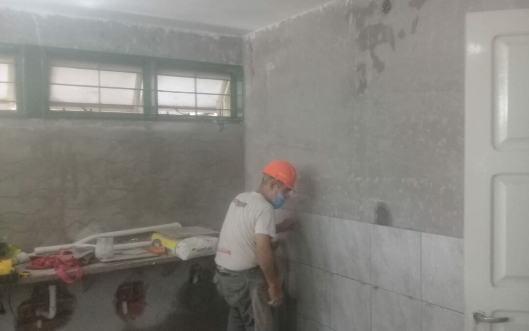 Avanzan buen ritmo las obras de refacción en la Escuela de Educación Secundaria N° 11 “Lino Torres”. Las obras, que se prevén inaugurar en el corto plazo, son financiadas por el Plan Nacional de Obras.