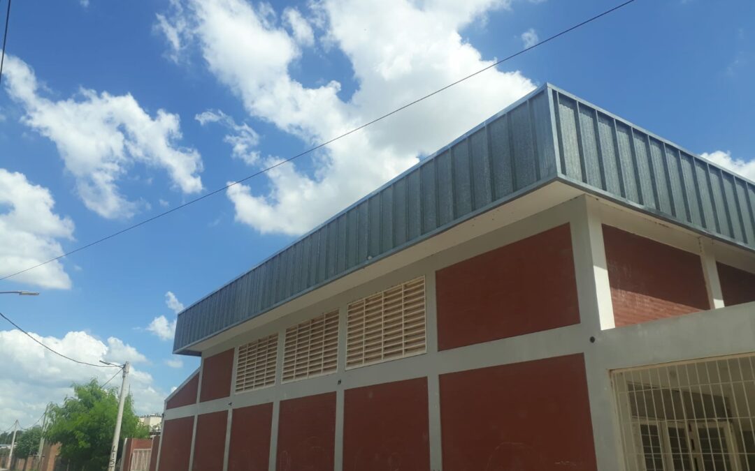 En el inicio del año, la Escuela de Educación Primaria N°33 de Resistencia reparamos las instalaciones eléctricas, renovamos la pintura de interior y exterior, realizamos trabajos de albañilería.
