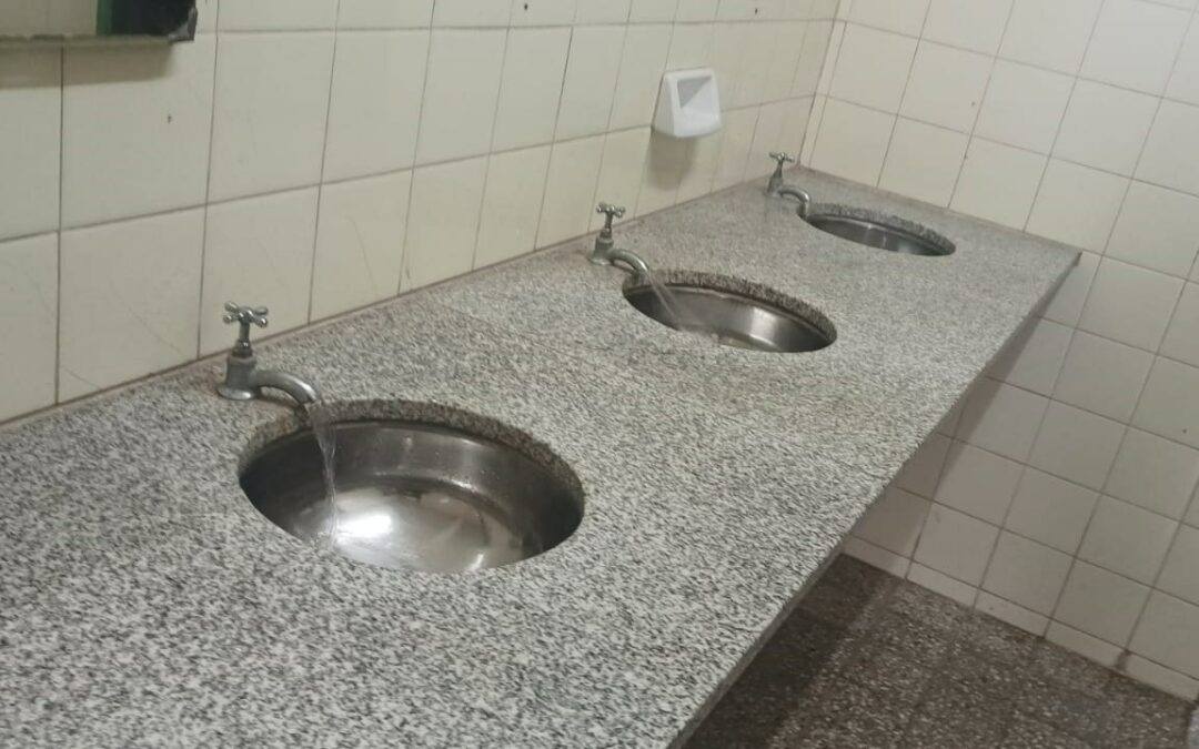 Nos acercamos a la EEP N° 942 “Clorindo Omar Blanco” de Resistencia donde cambiamos la bomba centrífuga para garantizar la provisión de agua para los y las estudiantes.