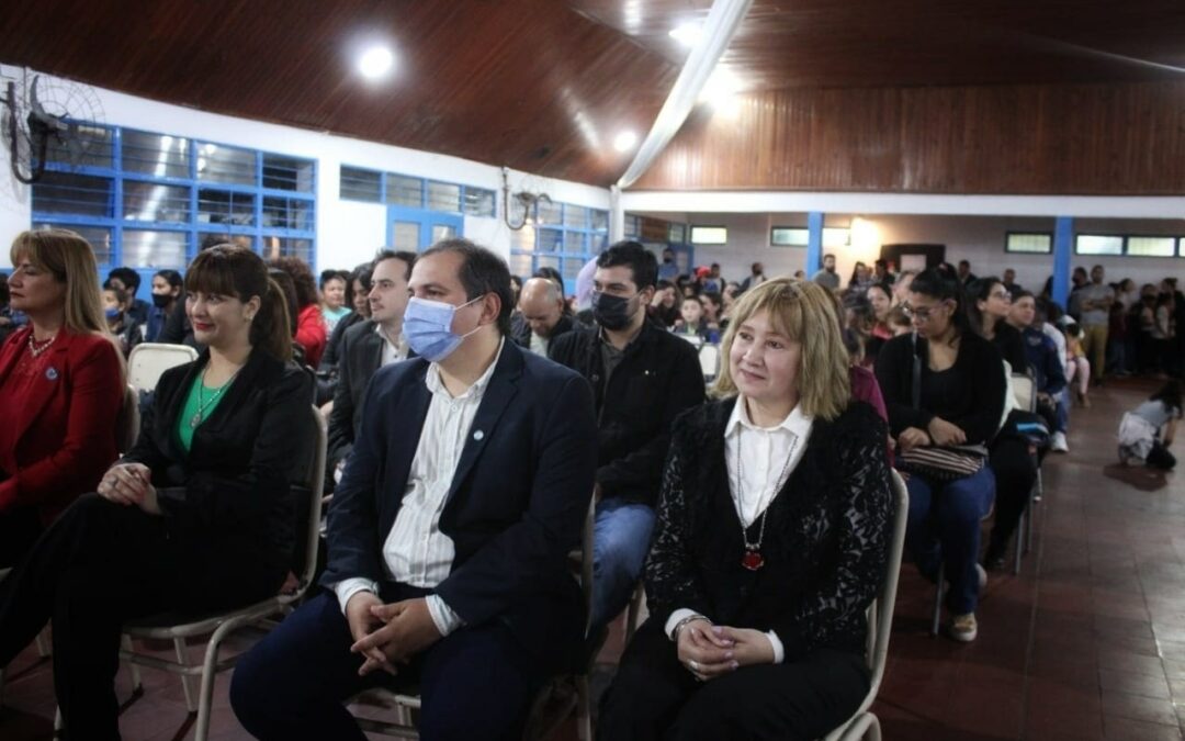 Acompañamos el aniversario 31 de la EEP 108 «Inés Manuela García de Marqués» del Barrio Mujeres Argentinas, donde hicimos recientemente refacciones varias.