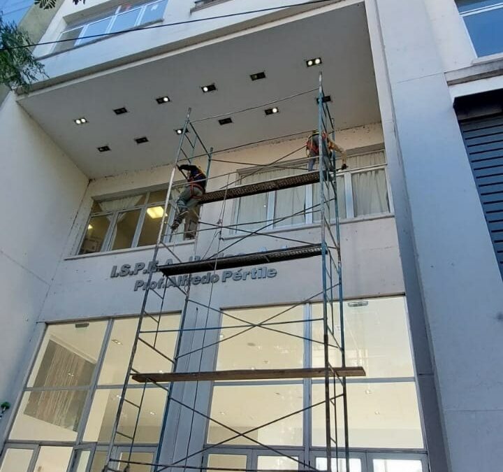 Estamos trabajando en el acondicionamiento del ISPEA Bellas Artes, donde reparamos los ascensores e intervenimos en gran parte del edificio.
