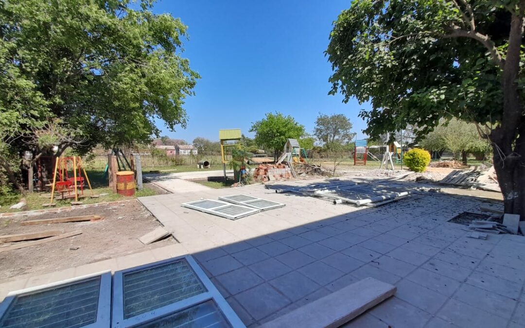 Comenzamos con la ampliación de sala para el Jardín de Infantes N° 63 de la Localidad de Machagai, con un presupuesto oficial de $54.951.948,90, y un plazo de ejecución de 6 meses.