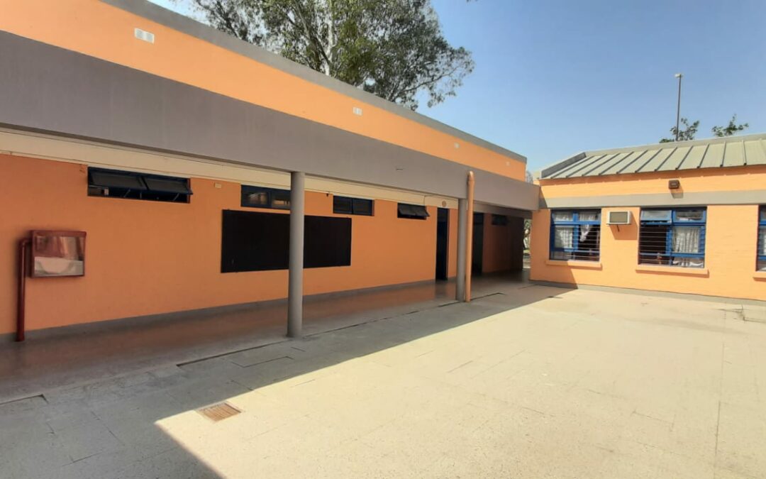 Avanzamos en la obra para la  E.E.E N°6, en la Localidad de Presidencia Roque Sáenz Peña. Se están ejecutando trabajos varios de refacción con un presupuesto oficial de $8.190.295,40.