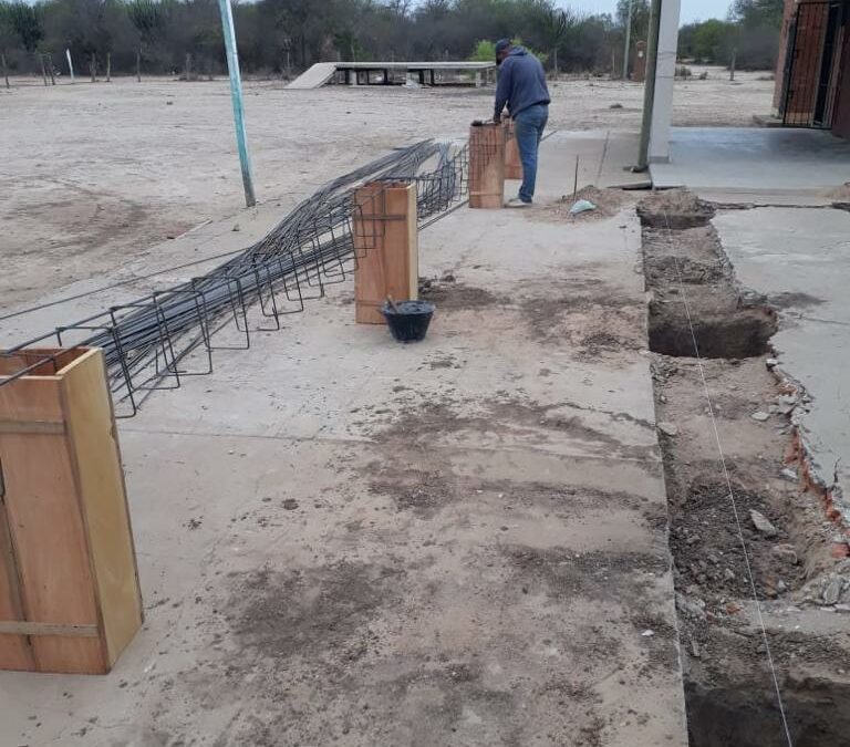 Avanzamos con la obra para la ampliación y refacción del establecimiento E.E.P N° 1020 en la localidad de Misión Nueva Pompeya, Paraje el Polenóm, tiene un presupuesto oficial de $11,331,064.52 y un plazo de ejecución de 6 meses.
