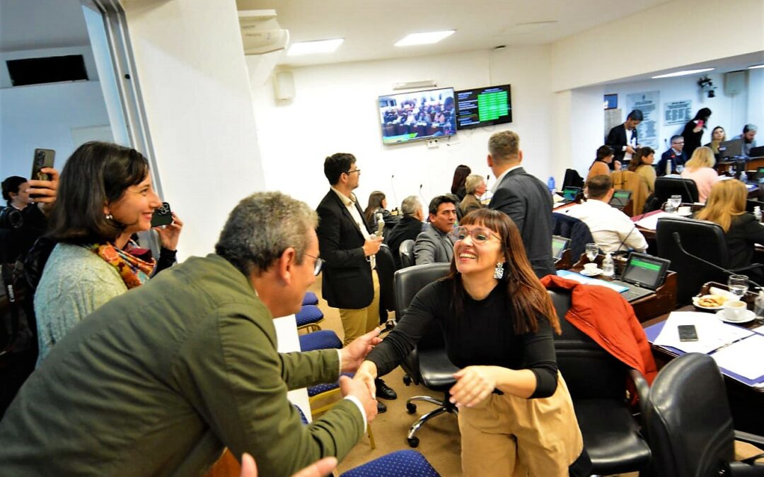 EL GOBIERNO CELEBRA LAS SANCIONES DE LAS LEYES DEL PROGRAMA DE ESTABILIDAD Y GARANTÍAS LABORALES PARA DOCENTES