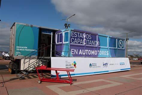 PROMOCIÓN DE LA LECTURA, ROBÓTICA, MECÁNICA, ARTE Y VIDEOJUEGOS, LAS PROPUESTAS DEL MINISTERIO DE EDUCACIÓN DURANTE LA BIENAL