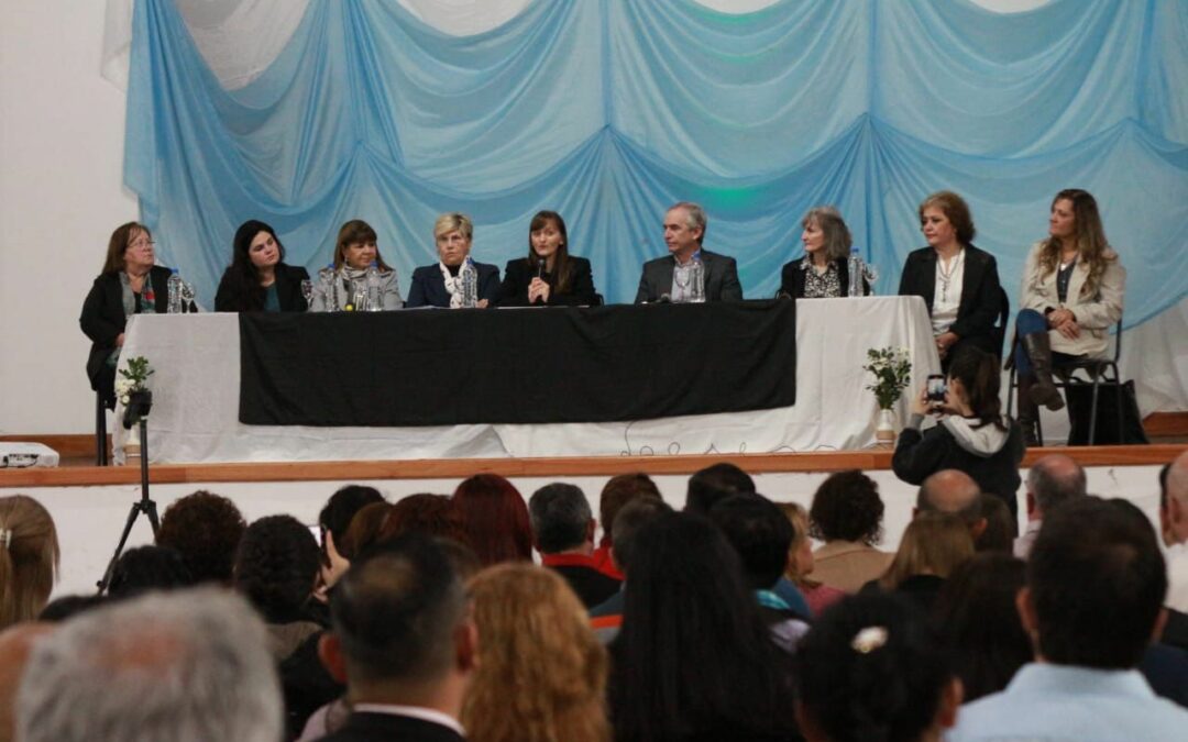EL GOBIERNO REUNIÓ A LAS ESCUELAS DE EDUCACIÓN TÉCNICO PROFESIONAL PARA DEBATIR LAS LÍNEAS QUE PROMUEVEN LA FORMACIÓN DE ESTUDIANTES PARA EL MUNDO DEL TRABAJO