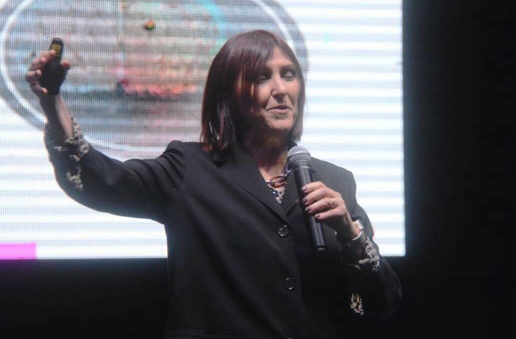 DE LA MANO DE LA ESPECIALISTA FLORENCIA SALVAREZZA, EQUIPOS TÉCNICOS Y DE GESTIÓN DEL MINISTERIO DE EDUCACIÓN ABORDARON ASPECTOS CLAVE DE LA ALFABETIZACIÓN INICIAL