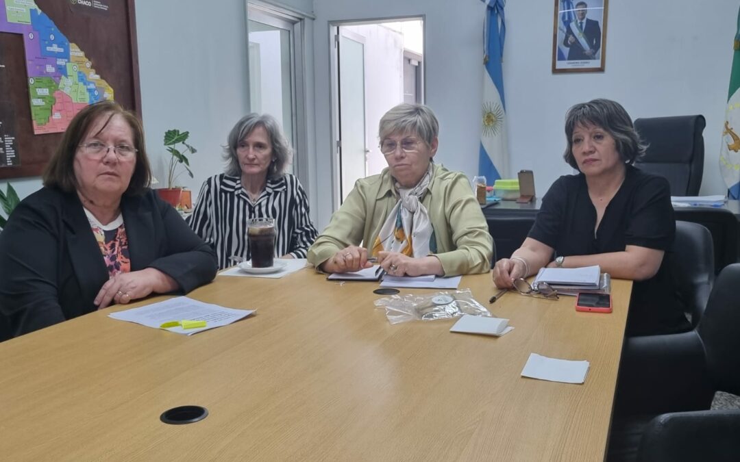 AUTORIDADES DE EDUCACIÓN FELICITARON A GLORIA CISNEROS, MAESTRA CHAQUEÑA PRESELECCIONADA PARA UN PREMIO INTERNACIONAL