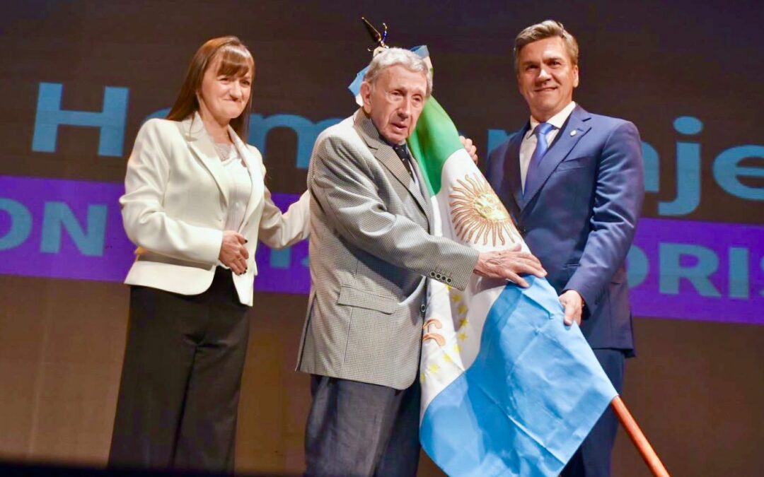 EL GOBIERNO PROVINCIAL RINDIÓ HOMENAJE Y DECLARÓ ABANDERADO DE LA PROVINCIA A DON LUIS LANDRISCINA