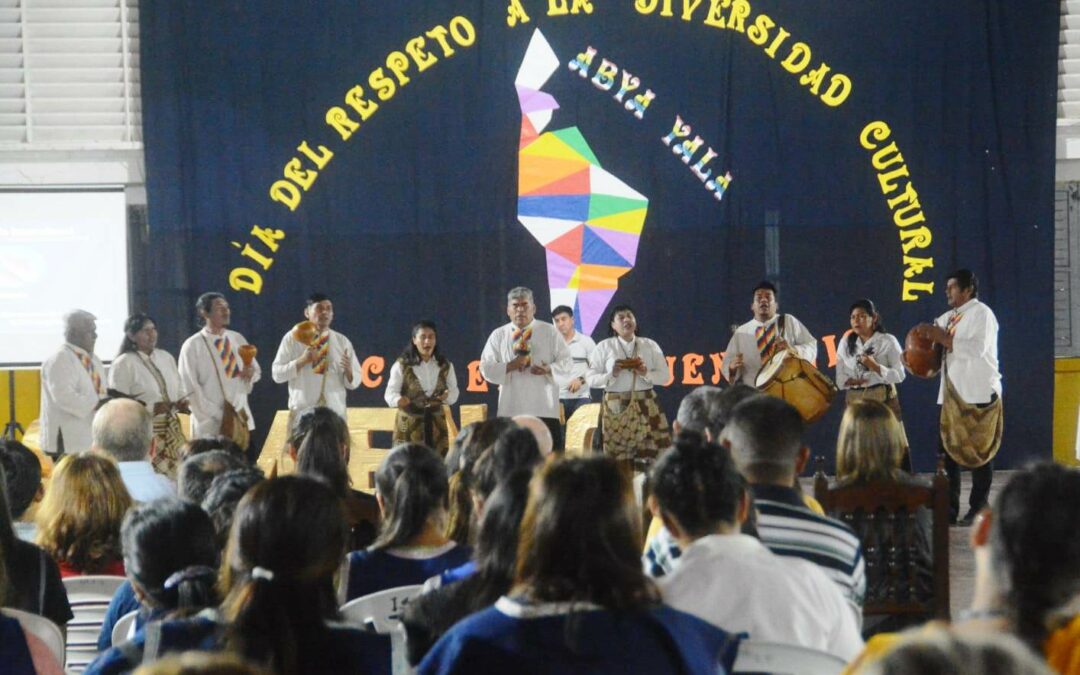 Las comunidades educativas conmemoran el «Último Día de Libertad de los Pueblos Indígenas» y la «Diversidad Cultural