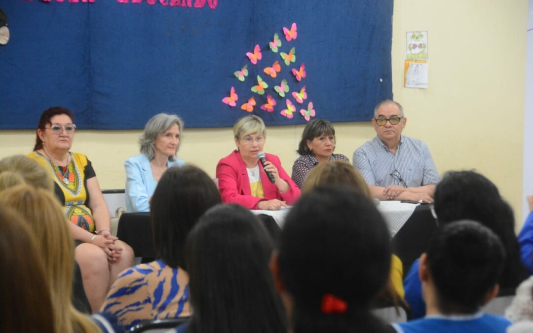 EDUCACIÓN: LA MINISTRA NAIDENOFF LANZÓ ATENEOS DIDÁCTICOS PARA LA FORMACIÓN EN ALFABETIZACIÓN