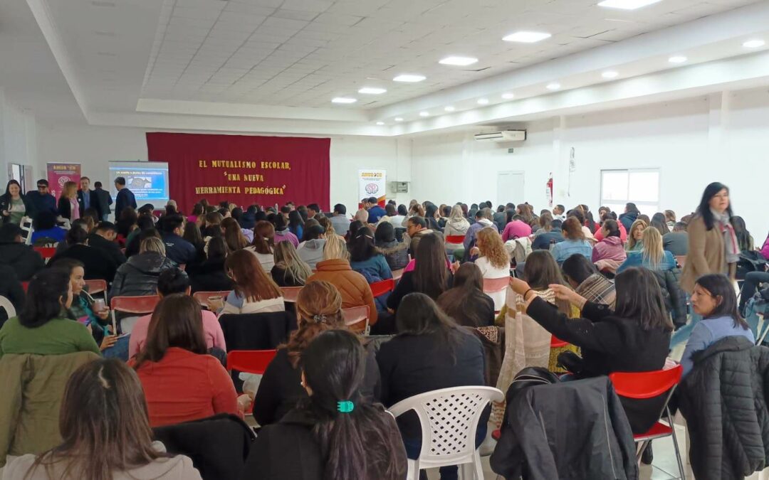MÁS DE 2500 DOCENTES YA SE CAPACITARON EN MUTUALISMO ESCOLAR 