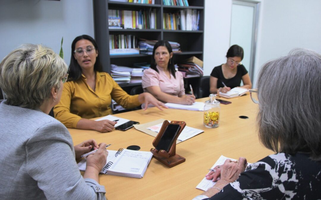 EDUCACIÓN Y DESARROLLO HUMANO COORDINAN ACCIONES DE CARA AL CICLO LECTIVO 2025 