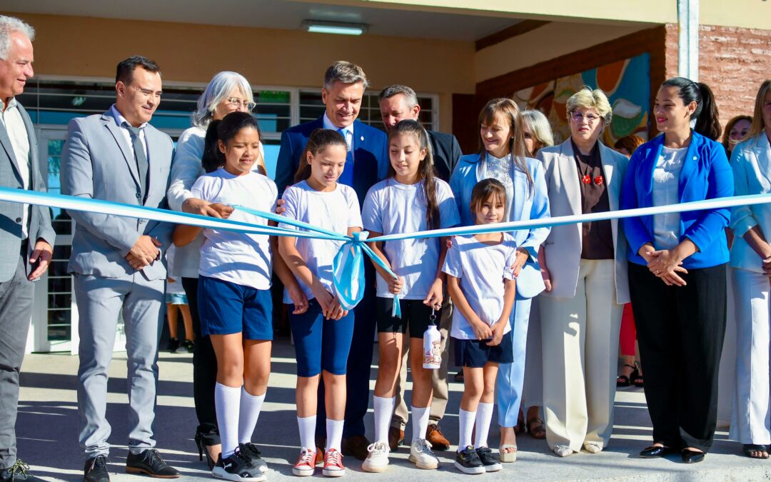EL GOBERNADOR EN EL INICIO DEL CICLO LECTIVO DE NIVEL PRIMARIO INAUGURÓ LA ESCUELA 1027 DE CHARATA 