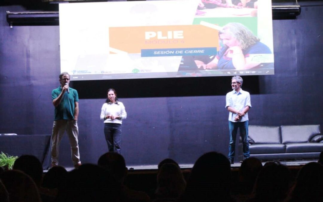 RED APRENDE: EQUIPOS DIRECTIVOS Y DE DOCENTES DE 200 ESCUELAS SECUNDARIAS EN EL TRAMO FINAL DE LA CAPACITACIÓN EN LIDERAZGO 