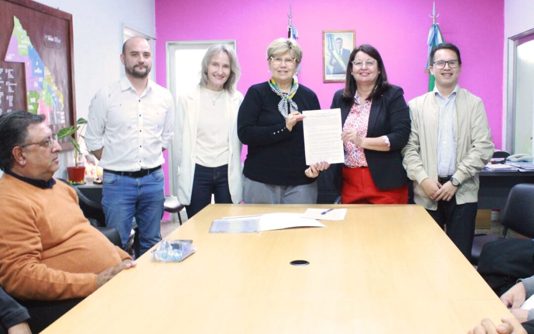 EDUCACIÓN E IPRODICH FIRMARON ACUERDOS DE COOPERACIÓN PARA LA INCLUSIÓN Y EL RECICLADO DE ELEMENTOS ORTÉSICOS PARA PERSONAS CON DISCAPACIDAD 