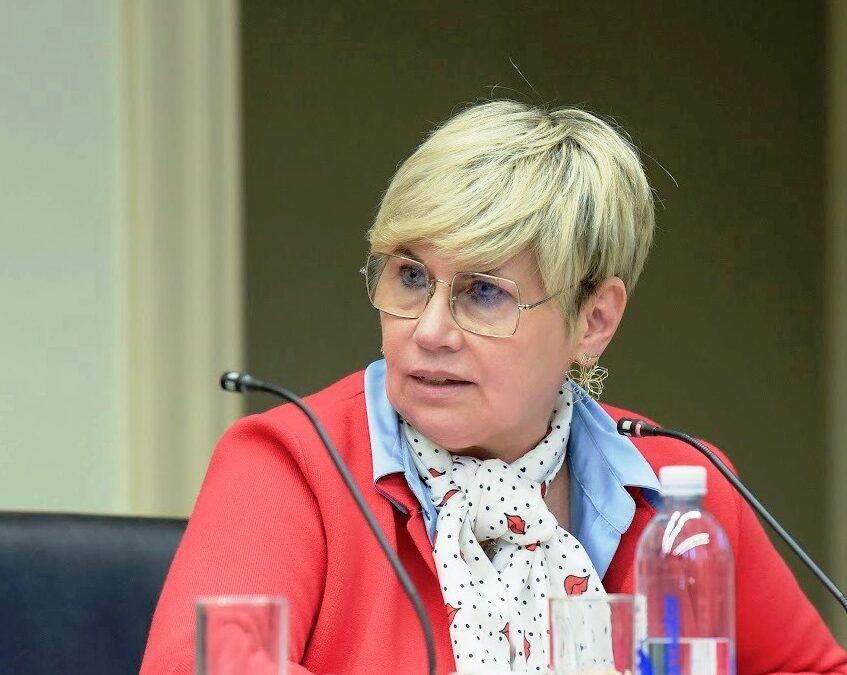 LA MINISTRA NAIDENOFF ANALIZÓ LA SITUACIÓN DE LA EDUCACIÓN, RATIFICANDO LA POLÍTICA EN MARCHA PARA LOGRAR MEJORAS DE LOS APRENDIZAJES