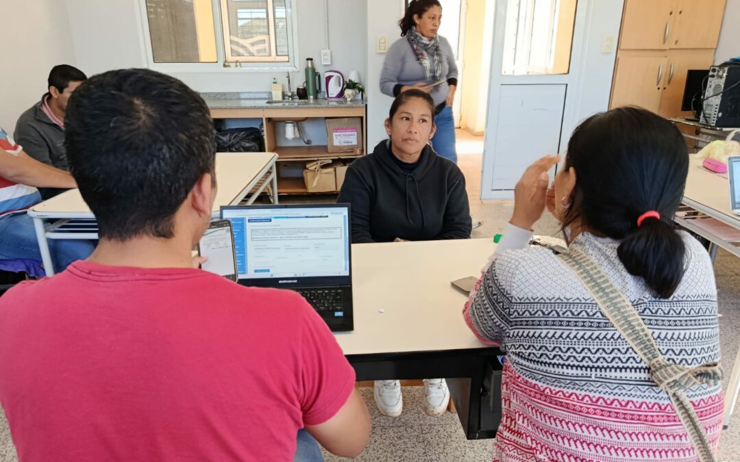 INTERINATOS Y SUPLENCIAS PARA DOCENTES DE PUEBLOS ORIGINARIOS: LA JUNTA EBII RECORRIÓ LA REGIONAL 1 INSCRIBIENDO EN TERRITORIO