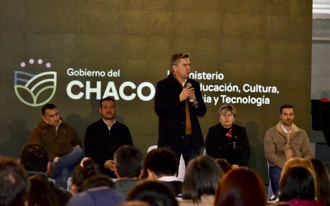 LAS GARCITAS: EL GOBERNADOR ZDERO RATIFICÓ LA POLÍTICA EDUCATIVA CON LAS ENTREGAS DE ELEMENTOS DEPORTIVOS Y DE ÚTILES A ESCUELAS DE ESA REGIÓN