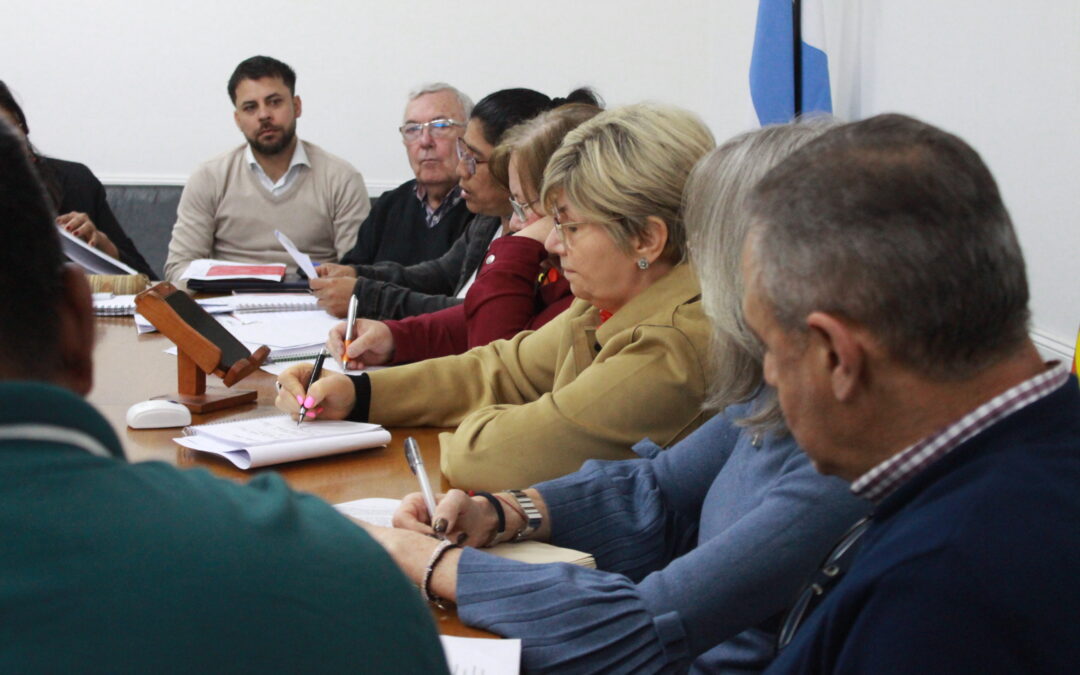 EL MINISTERIO DE EDUCACIÓN Y EL IDACH AVANZAN EN ACCIONES QUE FORTALECEN LA EDUCACIÓN BILINGÜE INTERCULTURAL 