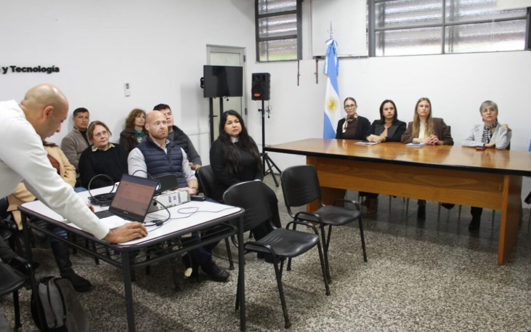 EDUCACIÓN Y ECOM IMPLEMENTAN UN SISTEMA PARA ORDENAR STOCK DE COMPRAS 