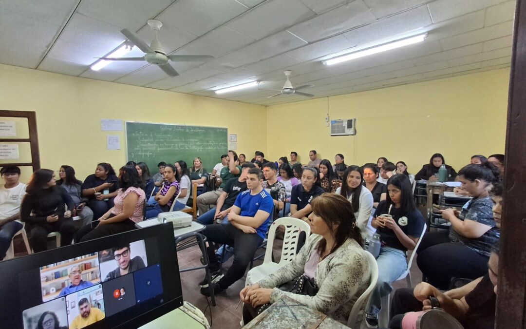 RESPONSABILIDAD DEMOCRÁTICA: GRAN PARTICIPACIÓN DE DOCENTES Y ESTUDIANTES EN TALLER SOBRE BOLETA ÚNICA DE PAPEL