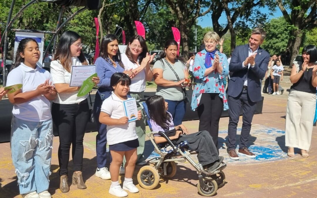 EL GOBIERNO RECONOCIÓ A INSTITUCIONES QUE CONTRIBUYEN A LA INCLUSIÓN EDUCATIVA