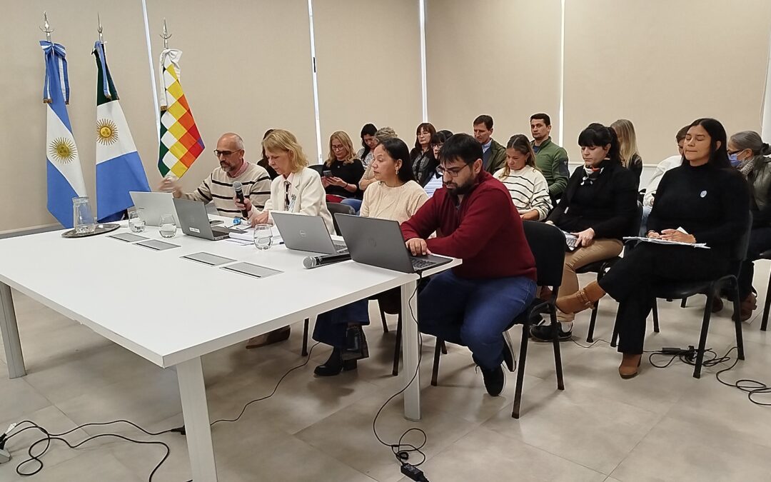 EDUCACIÓN CAPACITA EN CARGA DE TÍTULOS DIGITALES A ESCUELAS SECUNDARIAS E INSTITUTOS SUPERIORES