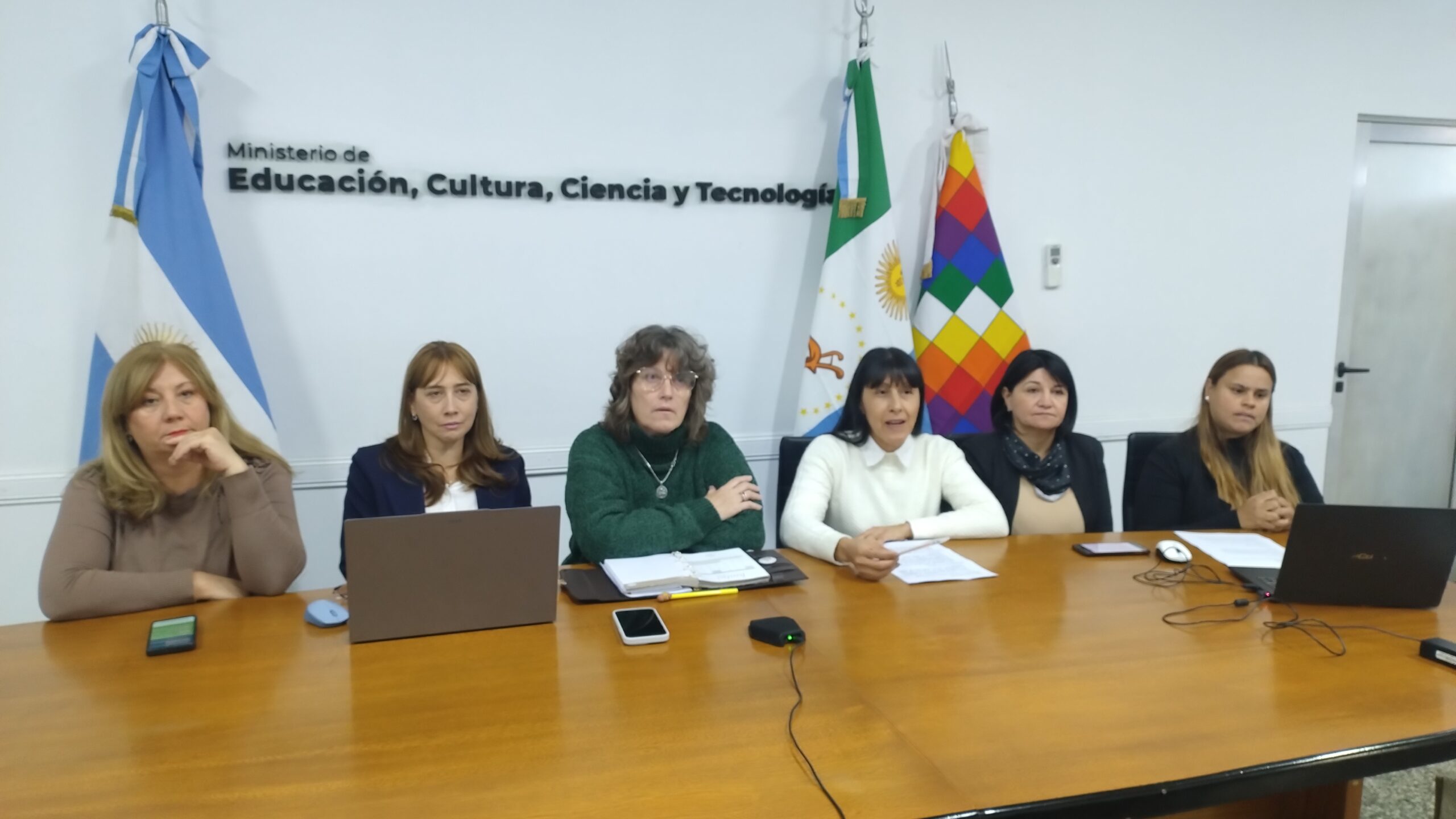 EDUCACIÓN REALIZA EL ACOMPAÑAMIENTO PEDAGÓGICO ANTE LA LLEGADA DE LOS LIBROS PARA APRENDER 