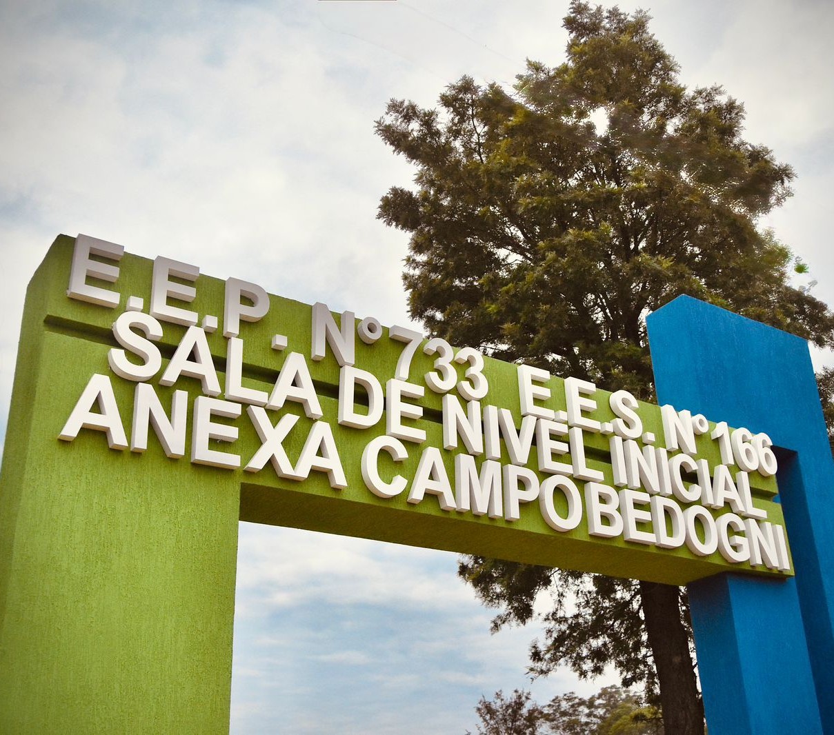 CAMPO BEDOGNI: EL GOBERNADOR ZDERO INAUGURÓ EL NUEVO EDIFICIO ESCOLAR PARA LOS TRES NIVELES