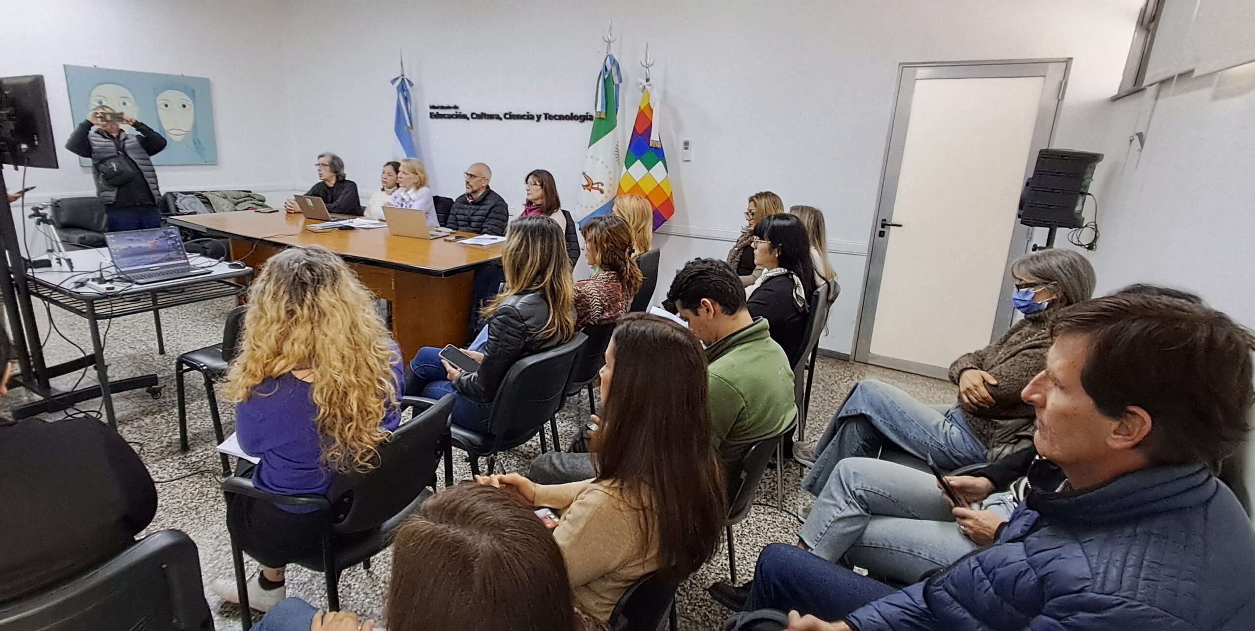 Educación capacita a directivos de escuelas secundarias para la emisión de títulos digitales