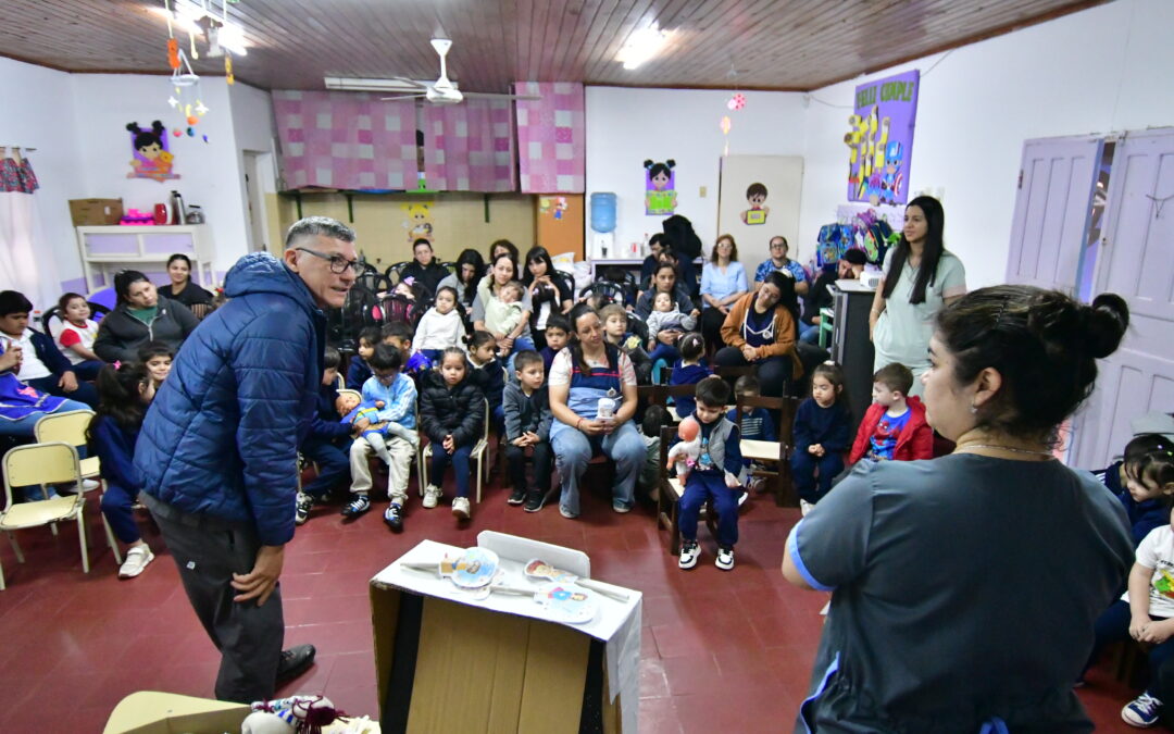 EDUCACIÓN Y SALUD REALIZAN TALLERES EN INSTITUCIONES ESCOLARES PARA PROMOVER LA IMPORTANCIA DE LA LACTANCIA MATERNA