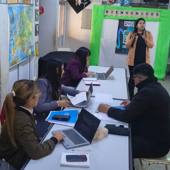 Encuentros Regionales de la Formación de Directores de Escuelas Alfa en Red