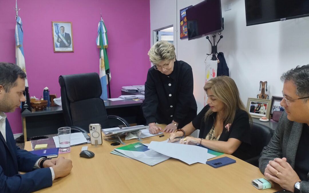 EDUCACIÓN Y LA UNIVERSIDAD DE LA CUENCA DEL PLATA ACUERDAN EL FORTALECIMIENTO DE LA FORMACIÓN ACADÉMICA A TRAVÉS DE LA INVESTIGACIÓN Y PRÁCTICAS PROFESIONALIZANTES