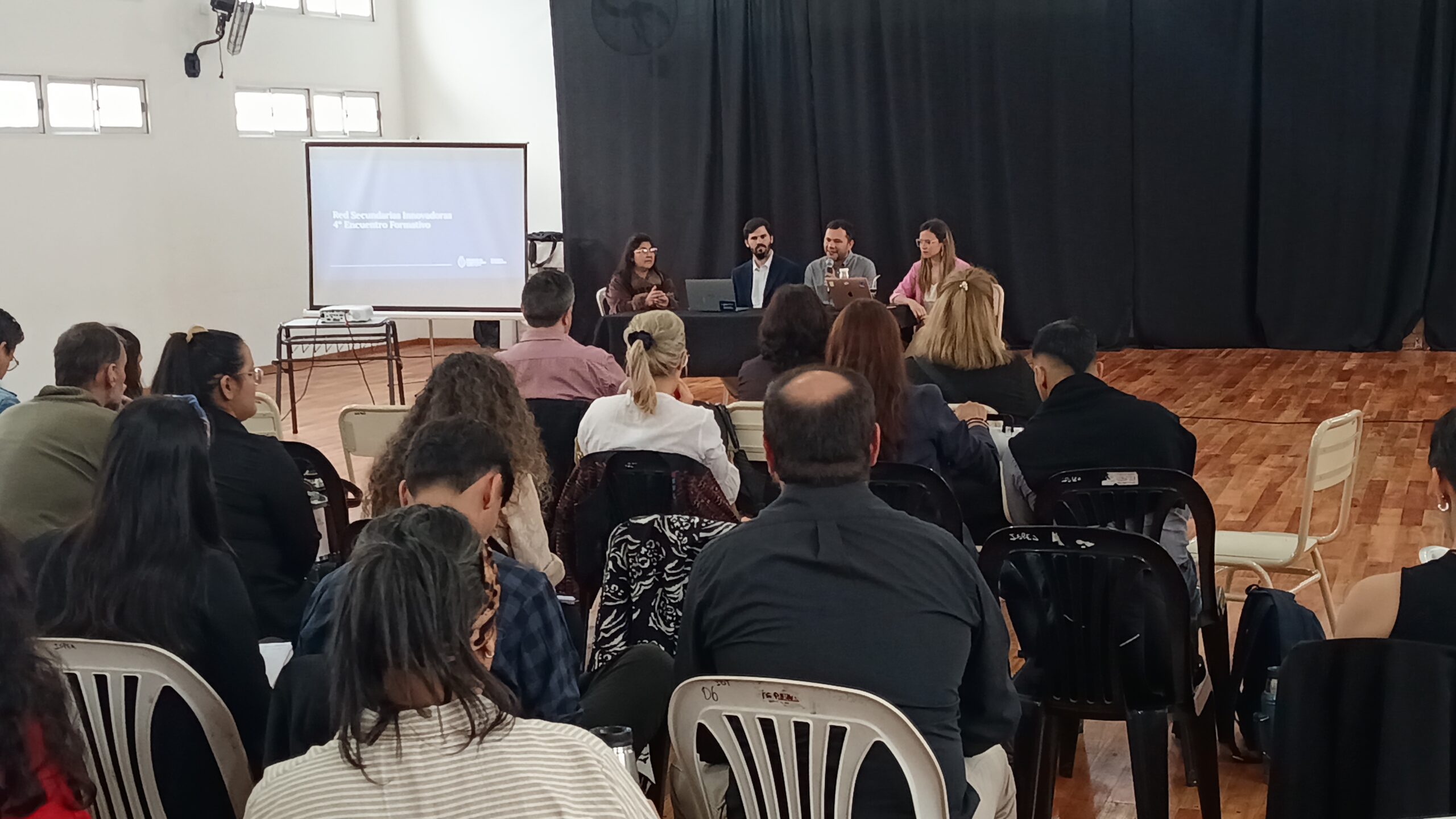 MÁS DE 30 ESCUELAS SECUNDARIAS AVANZAN EN PROYECTOS INNOVADORES PARA MEJORAR LA CALIDAD EDUCATIVA